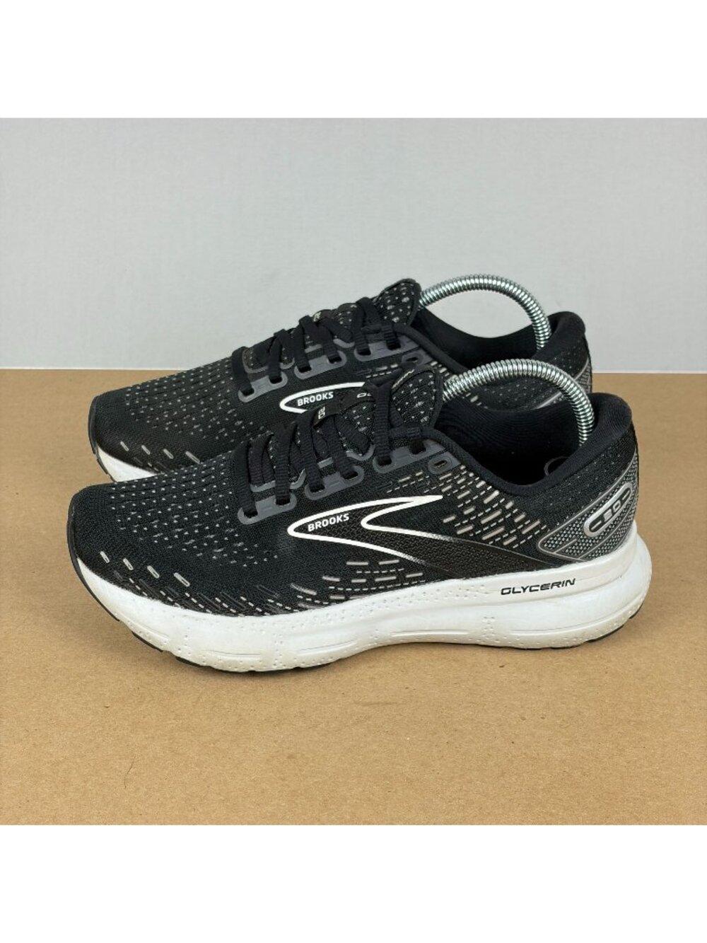 Brooks Glycerin 20 Athletic Running Shoes Womens 6.5 Black White Breathable